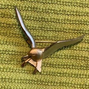 Pewter matte seagull in flight pin brooch